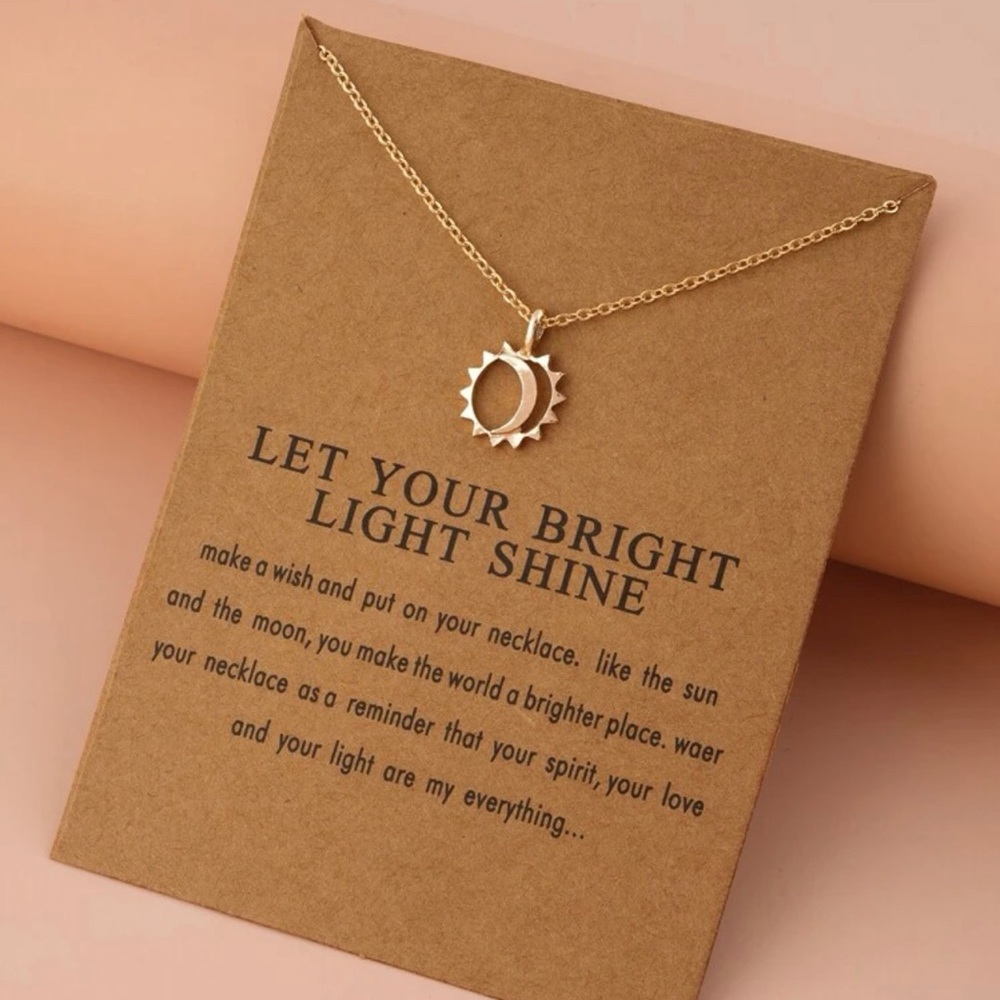 NWT Fashion Necklace